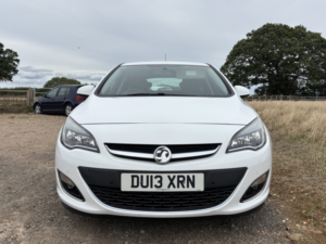2013 Vauxhall Astra 1.6 16v Sri in White — image 6