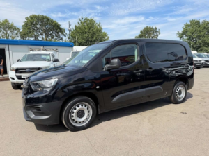 2023 Vauxhall Combo 1.5 Turbo D 2300 Prime Panel Van 6dr Diesel Manual L2 H1 Euro 6 (s/s) (100 Ps) in Black — image 3
