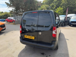 2023 Vauxhall Combo 1.5 Turbo D 2300 Prime Panel Van 6dr Diesel Manual L2 H1 Euro 6 (s/s) (100 Ps) in Black — image 5