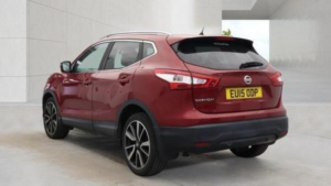 2015 Nissan Qashqai 1.2 Dig-T Tekna Xtron 2WD Euro 6 (s/s) 5dr in Red — image 4