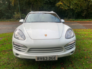 2013 Porsche Cayenne D V6 Tiptronic in White — image 3