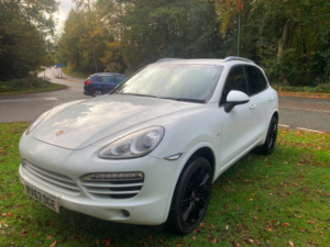 2013 Porsche Cayenne D V6 Tiptronic in White — image 4