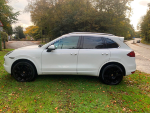 2013 Porsche Cayenne D V6 Tiptronic in White — image 5