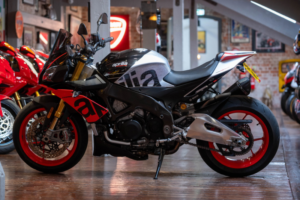 2019 Aprilia Tuono 1100 V4 *akrapovic End Can* in Grey — image 3