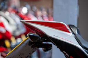 2019 Aprilia Tuono 1100 V4 *akrapovic End Can* in Grey — image 4