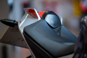2019 Aprilia Tuono 1100 V4 *akrapovic End Can* in Grey — image 5