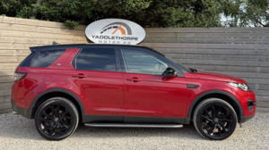 2016 Land Rover Discovery Sport 2.0 Td4 Hse Black in Red — image 3