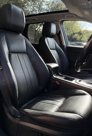 2016 Land Rover Discovery Sport 2.0 Td4 Hse Black in Red — image 5