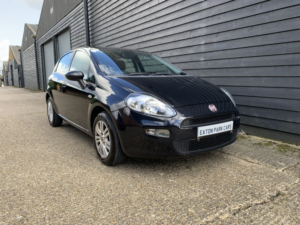 2017 Fiat Punto 1.2 Punto 5-Door 1.2 8v 69hp Pop+ Hatchback (2012 - 2018) in Black — image 5