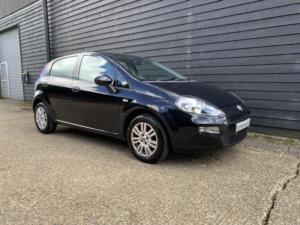 2017 Fiat Punto 1.2 Punto 5-Door 1.2 8v 69hp Pop+ Hatchback (2012 - 2018) in Black — image 6