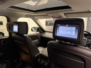 2019 Land Rover Discovery 3.0 Sd V6 Hse Luxury in Silver — image 4