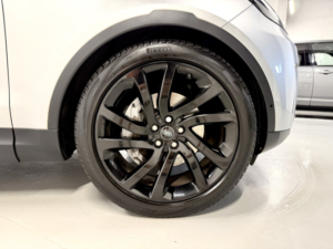 2019 Land Rover Discovery 3.0 Sd V6 Hse Luxury in Silver — image 5