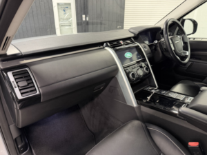 2019 Land Rover Discovery 3.0 Sd V6 Hse Luxury in Silver — image 6