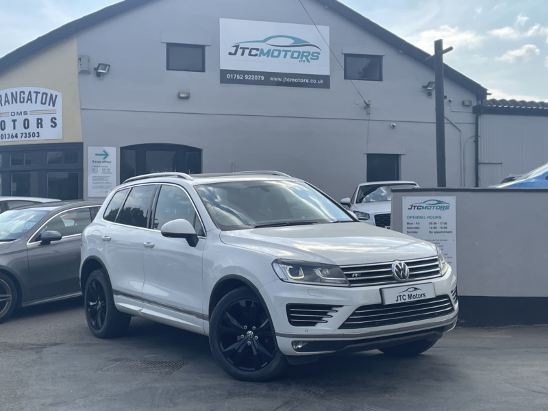2015 Volkswagen Touareg 3.0 V6 Tdi Bluemotion Tech 262 R-Line 5dr Tip Auto, Diesel, White + Great History in White — image 1
