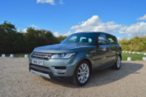 2017 Land Rover Range Rover Sport 3.0 Sd V6 Hse in Grey — image 2