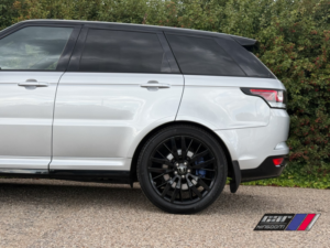2016 Land Rover Range Rover Sport 5.0 V8 Svr in Silver — image 6