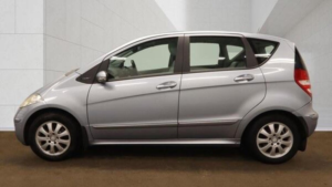 2007 Mercedes-Benz A Class 1.5 A150 Elegance Se 5dr in Blue — image 5
