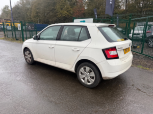 2017 Skoda Fabia 1.0 S Hatchback 5dr Petrol Manual Euro 6 (s/s) (60 Ps) in White — image 4