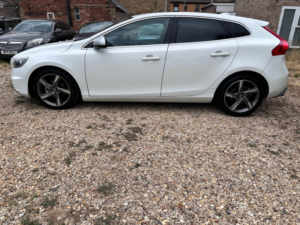 2014 Volvo V40 1.6 D2 R-Design in White — image 4