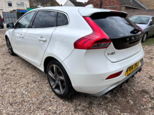 2014 Volvo V40 1.6 D2 R-Design in White — image 6