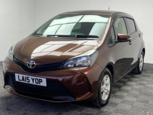 2015 Toyota Yaris 1.33 Dual Vvt-I Icon Multidrive S Euro 5 5dr Euro 5 in Brown — image 3