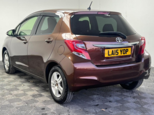 2015 Toyota Yaris 1.33 Dual Vvt-I Icon Multidrive S Euro 5 5dr Euro 5 in Brown — image 4