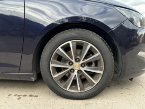 2016 Peugeot 308 Sw 1.6 Bluehdi Allure in Blue — image 4