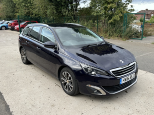 2016 Peugeot 308 Sw 1.6 Bluehdi Allure in Blue — image 6