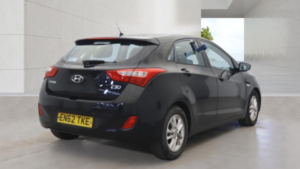 2013 Hyundai I30 1.6 Crdi Blue Drive Active Diesel Black 5dr in Black — image 4