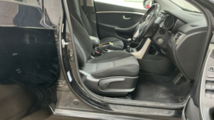 2013 Hyundai I30 1.6 Crdi Blue Drive Active Diesel Black 5dr in Black — image 5