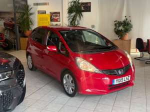 2015 Honda Jazz 1.4 I-Vtec Es Plus T in Red — image 2