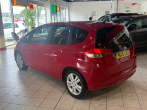 2015 Honda Jazz 1.4 I-Vtec Es Plus T in Red — image 6