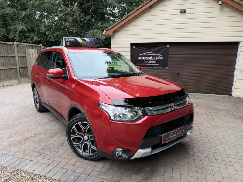 2014 Mitsubishi Outlander 2.2 Di-D Gx3 7 Seater in Red — image 1