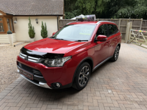 2014 Mitsubishi Outlander 2.2 Di-D Gx3 7 Seater in Red — image 3