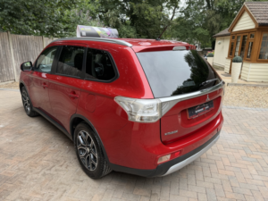 2014 Mitsubishi Outlander 2.2 Di-D Gx3 7 Seater in Red — image 5