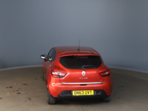 2013 Renault Clio 1.2 16v Dynamique Medianav in Red — image 5