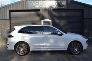 2017 Porsche Cayenne 4.8t V8 Turbo Tiptronics 4WD Euro 6 (s/s) 5dr in White — image 3