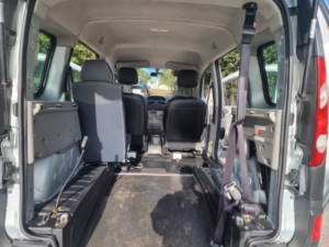 2011 Renault Kangoo MPV 2009 - 2012 in Grey — image 2
