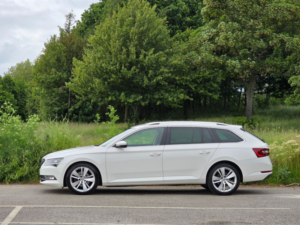 2017 Skoda Superb 2.0 Tdi Se L Executive Estate 5dr Diesel Manual Euro 6 (s/s) (150 Ps) in White — image 4