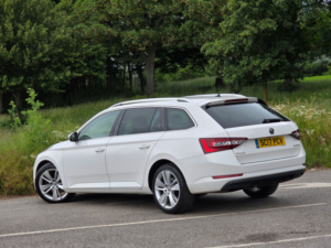 2017 Skoda Superb 2.0 Tdi Se L Executive Estate 5dr Diesel Manual Euro 6 (s/s) (150 Ps) in White — image 5