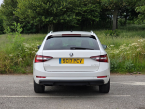 2017 Skoda Superb 2.0 Tdi Se L Executive Estate 5dr Diesel Manual Euro 6 (s/s) (150 Ps) in White — image 6