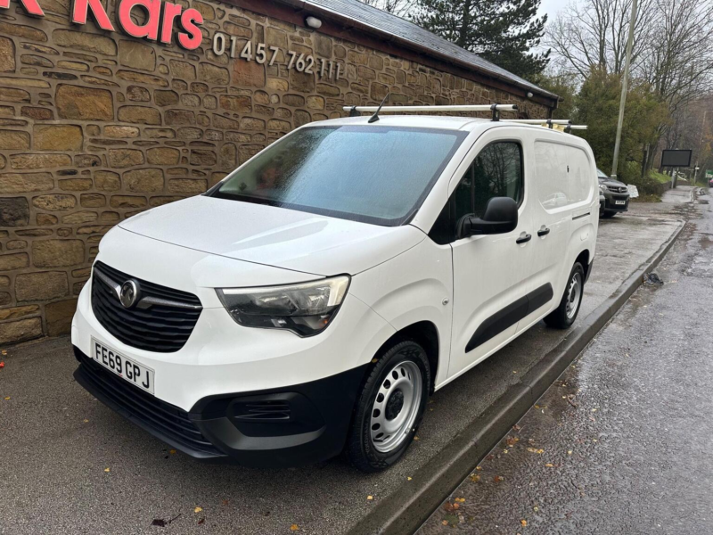 2019 Vauxhall Combo 1.6 Turbo D 2300 Edition L2 H1 Euro 6 (s/s) 6dr in White — image 1