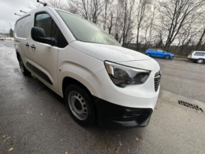 2019 Vauxhall Combo 1.6 Turbo D 2300 Edition L2 H1 Euro 6 (s/s) 6dr in White — image 3
