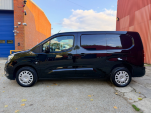 2023 Vauxhall Combo 1.5 Turbo D 2300 Pro Panel Van 6dr Diesel Manual L2 H1 Euro 6 (s/s) (100 Ps) in Black — image 5