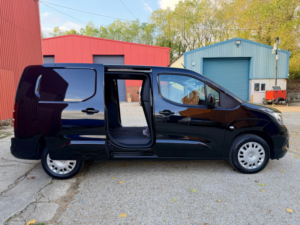 2023 Vauxhall Combo 1.5 Turbo D 2300 Pro Panel Van 6dr Diesel Manual L2 H1 Euro 6 (s/s) (100 Ps) in Black — image 6