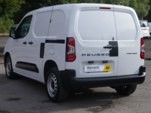 2024 Peugeot Partner 1.5 Partner Pv Standard 1.5 Bhdi 100 S&s Mt6 Professional in White — image 5