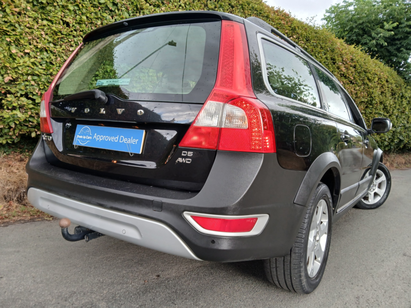 2009 Volvo Xc70 2.4 D5 Se Lux Estate 5dr Diesel Geartronic AWD Euro 4 (185 Ps) in Black — image 1