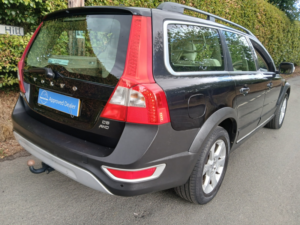 2009 Volvo Xc70 2.4 D5 Se Lux Estate 5dr Diesel Geartronic AWD Euro 4 (185 Ps) in Black — image 6