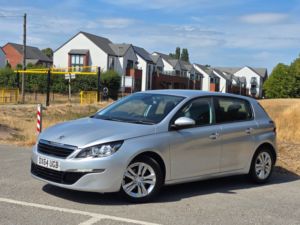 2014 Peugeot 308 1.6 Hdi Active Hatchback 5dr Diesel Manual Euro 5 (92 Ps) in Silver — image 3