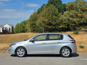 2014 Peugeot 308 1.6 Hdi Active Hatchback 5dr Diesel Manual Euro 5 (92 Ps) in Silver — image 4